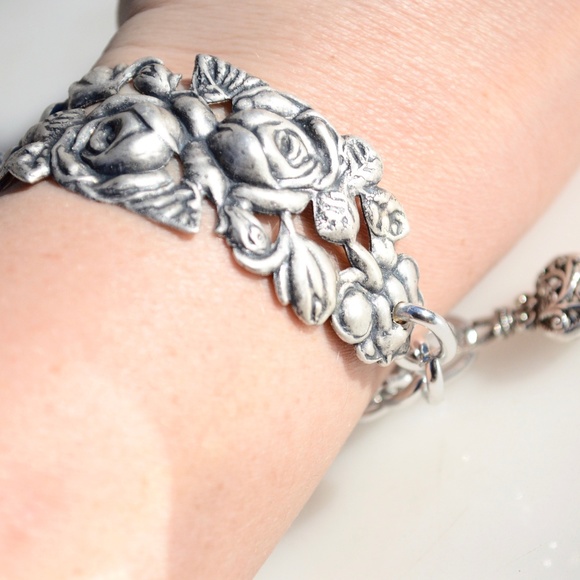 Floral Link Handmade Cuff Bracelet Roses Heart - Picture 7 of 8